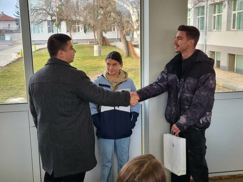 1f2a19d3-8af7-4c75-a549-7b12c7972f13